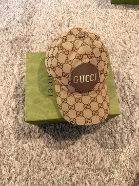 Gucci Beige and Green Branded Packaging Set